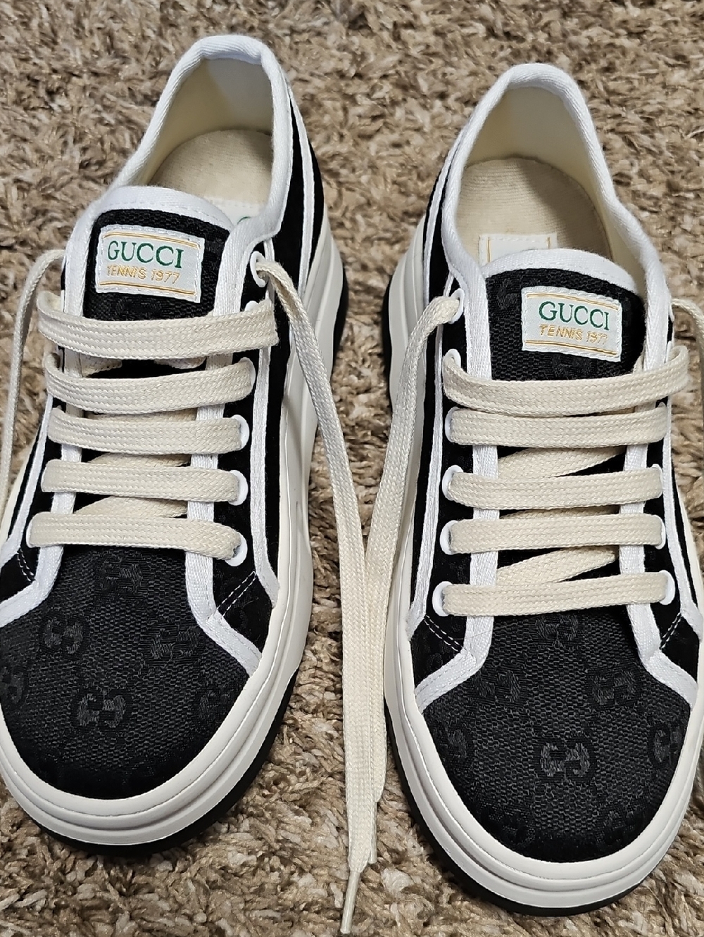 Gucci Black & Cream Low-Top Tennis Sneakers Size 39